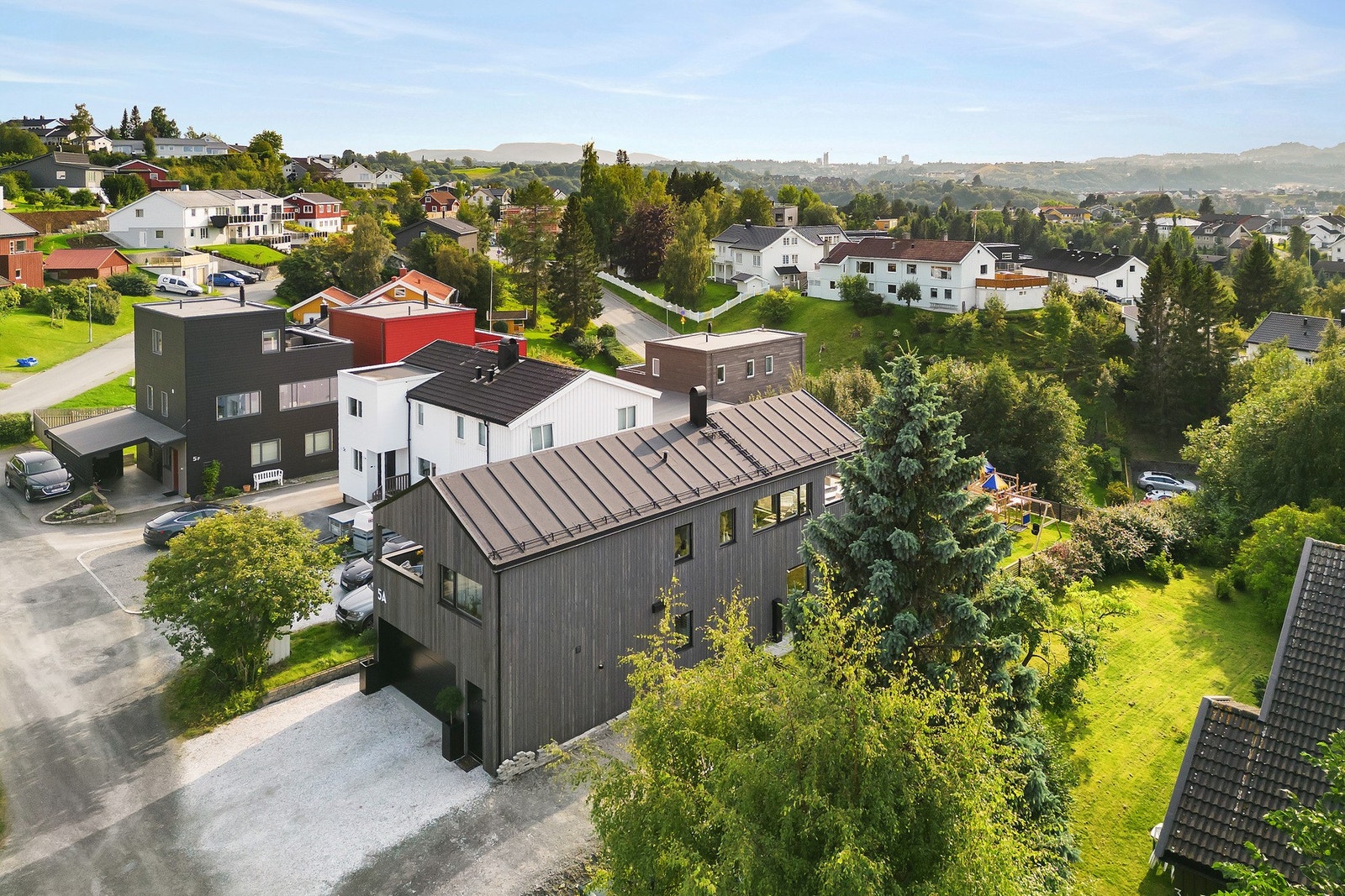 Huset ble oppført av Boligcompaniet som er kjent for kvalitet i både byggeprosess, men også i valg av materialer. Galleribilde