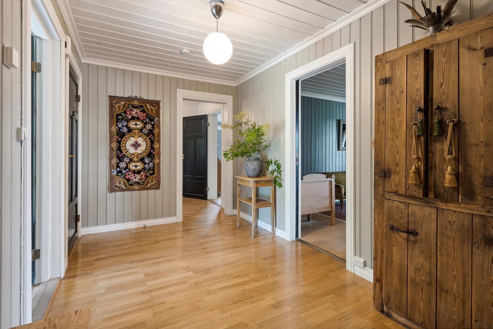 Romslig gang Galleribilde