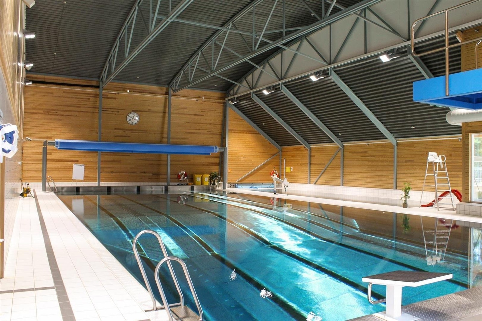 Svømmebasseng - åpent for familier i Rena leir. Galleribilde