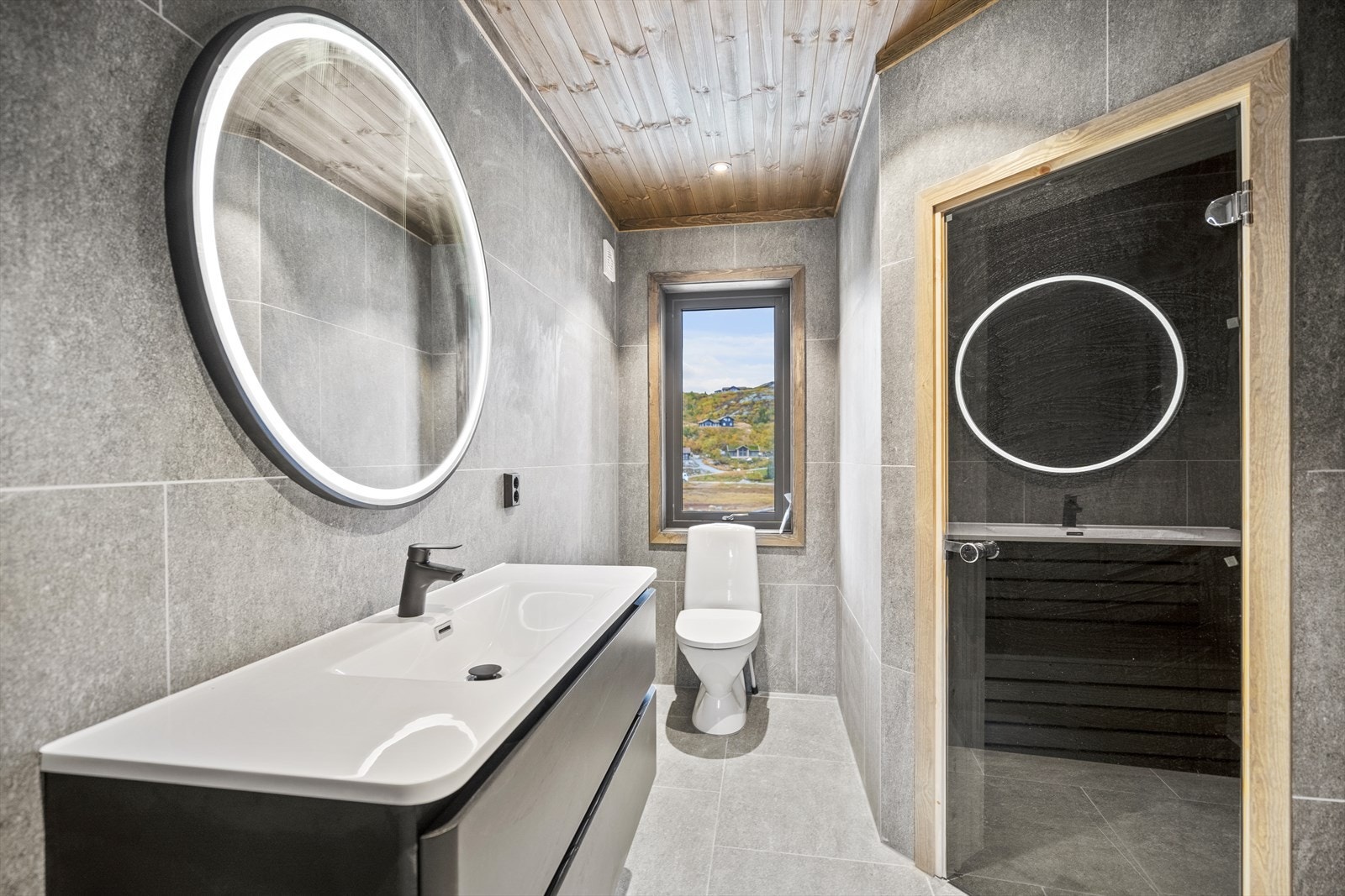 Innbydende bad med badstue. Galleribilde