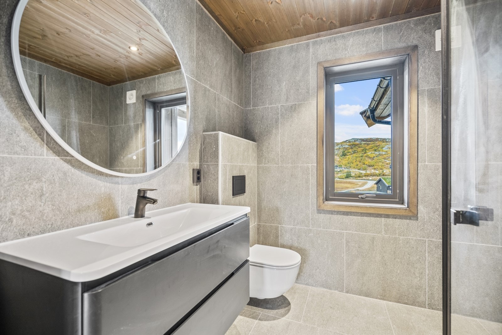 Hytta har to fullverdige bad. Galleribilde