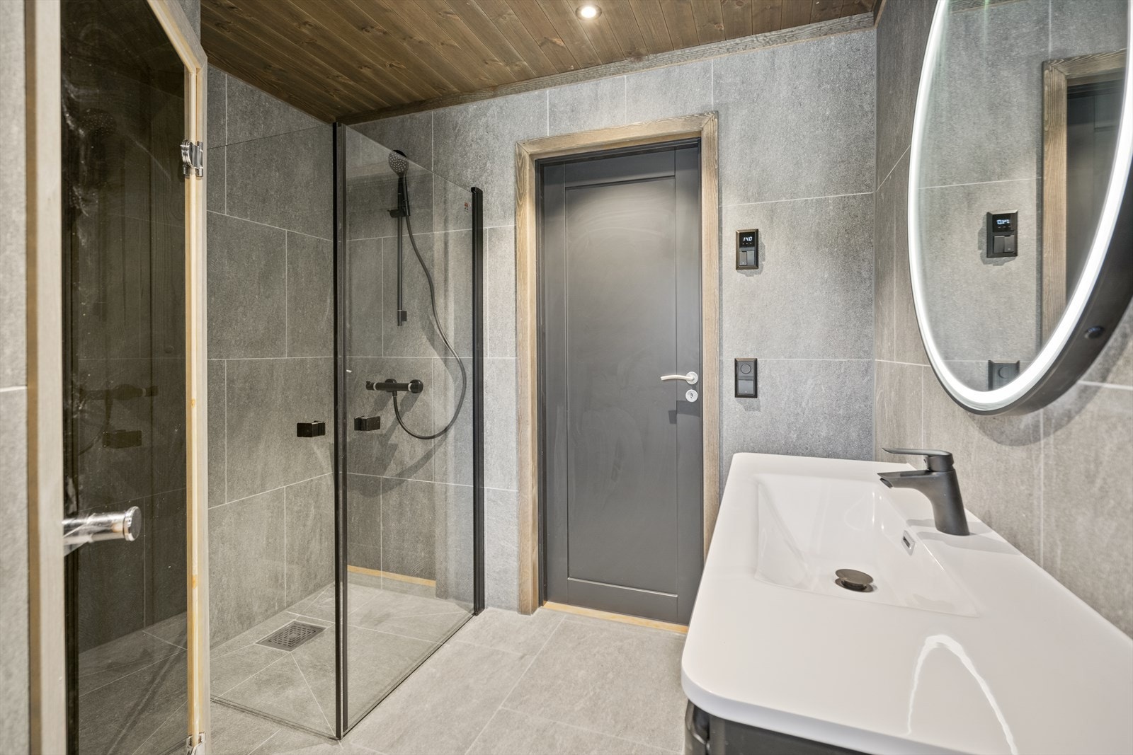 De sorte detaljene går igjen også på badet. Galleribilde