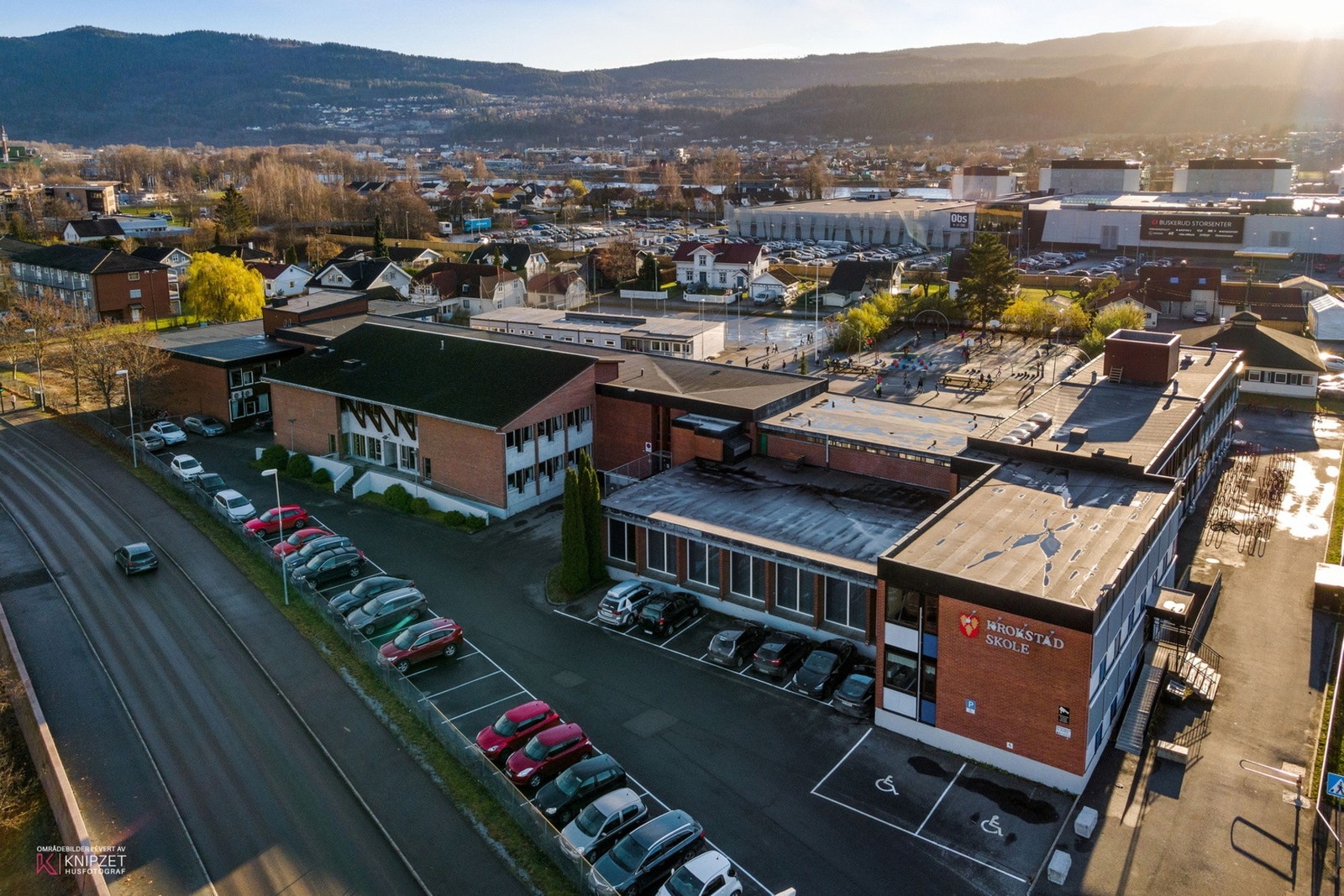 Kort gangavstand til skole og barnehage. Galleribilde