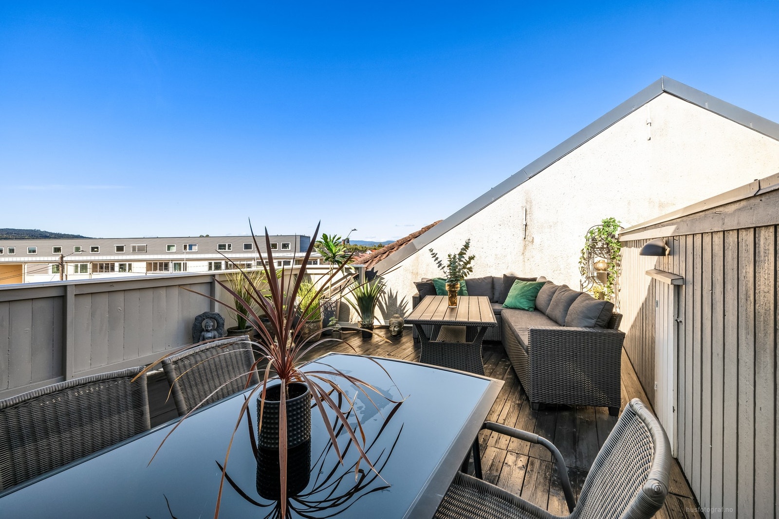 En praktisk og hyggelig takterrasse. Galleribilde