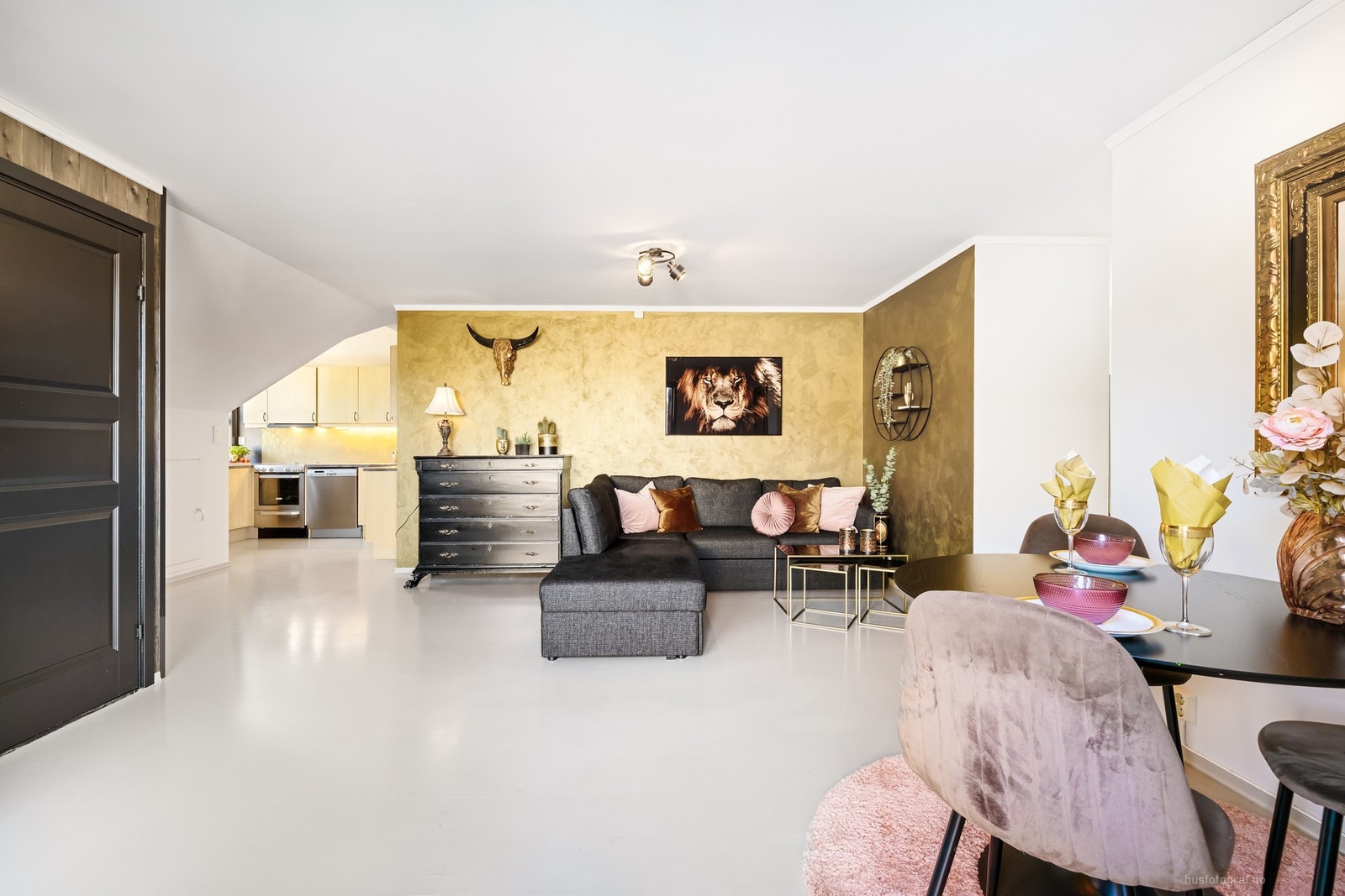 Stuen fremstår som delikat og stilig. Galleribilde