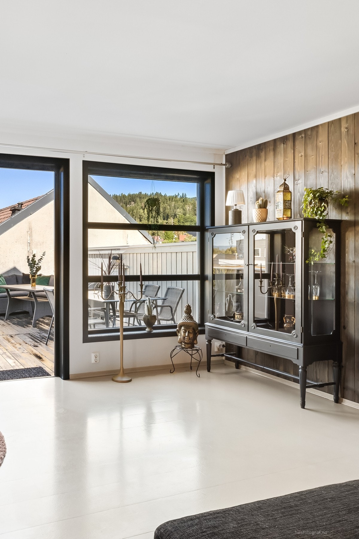 Stue med utgang terrasse. Galleribilde