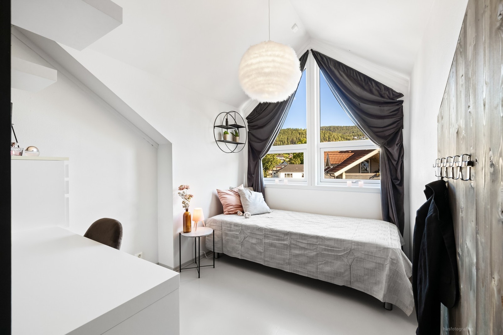 Soverommet har fin plass til seng eller kontorplass. Galleribilde