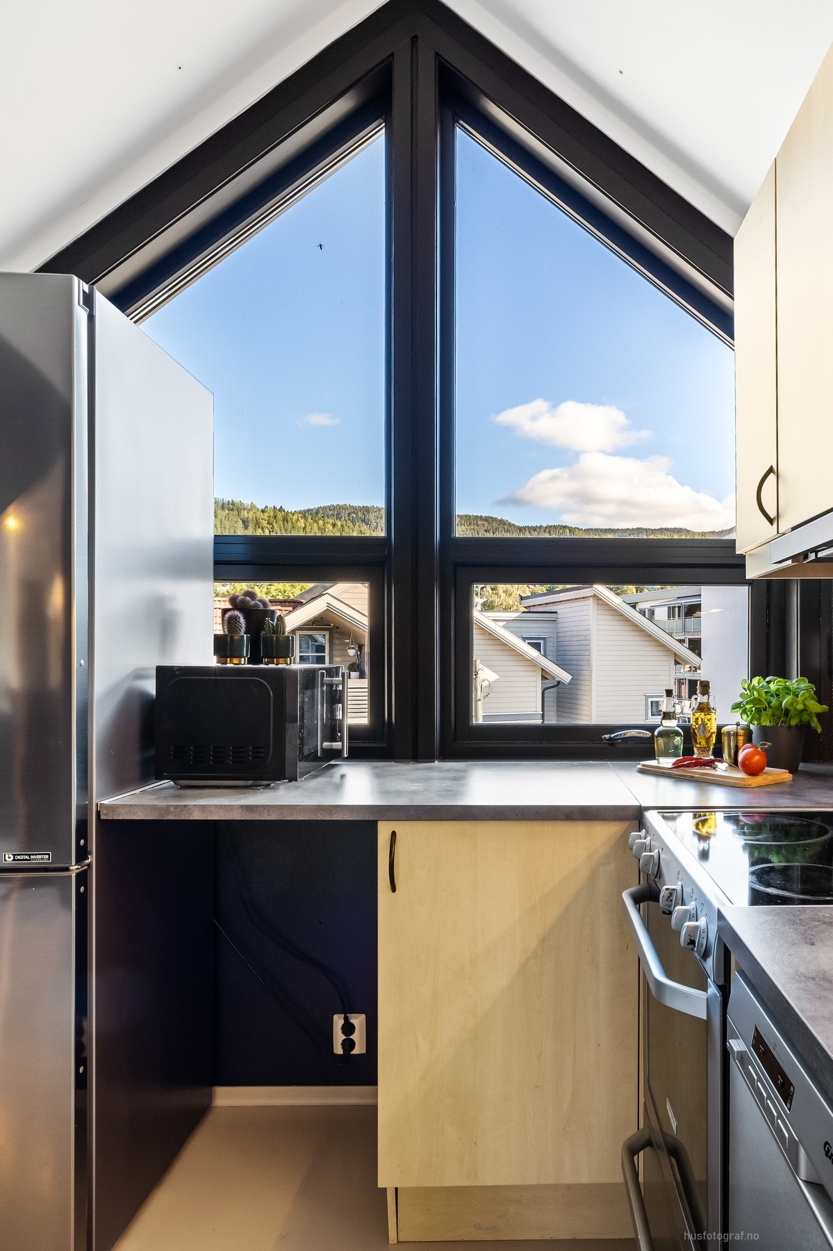 Stilig kjøkkenvindu. Galleribilde