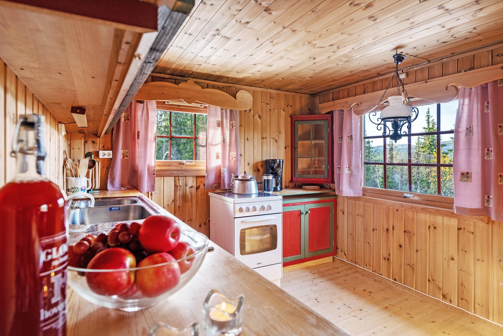 Hytta har solcelleanlegg Galleribilde