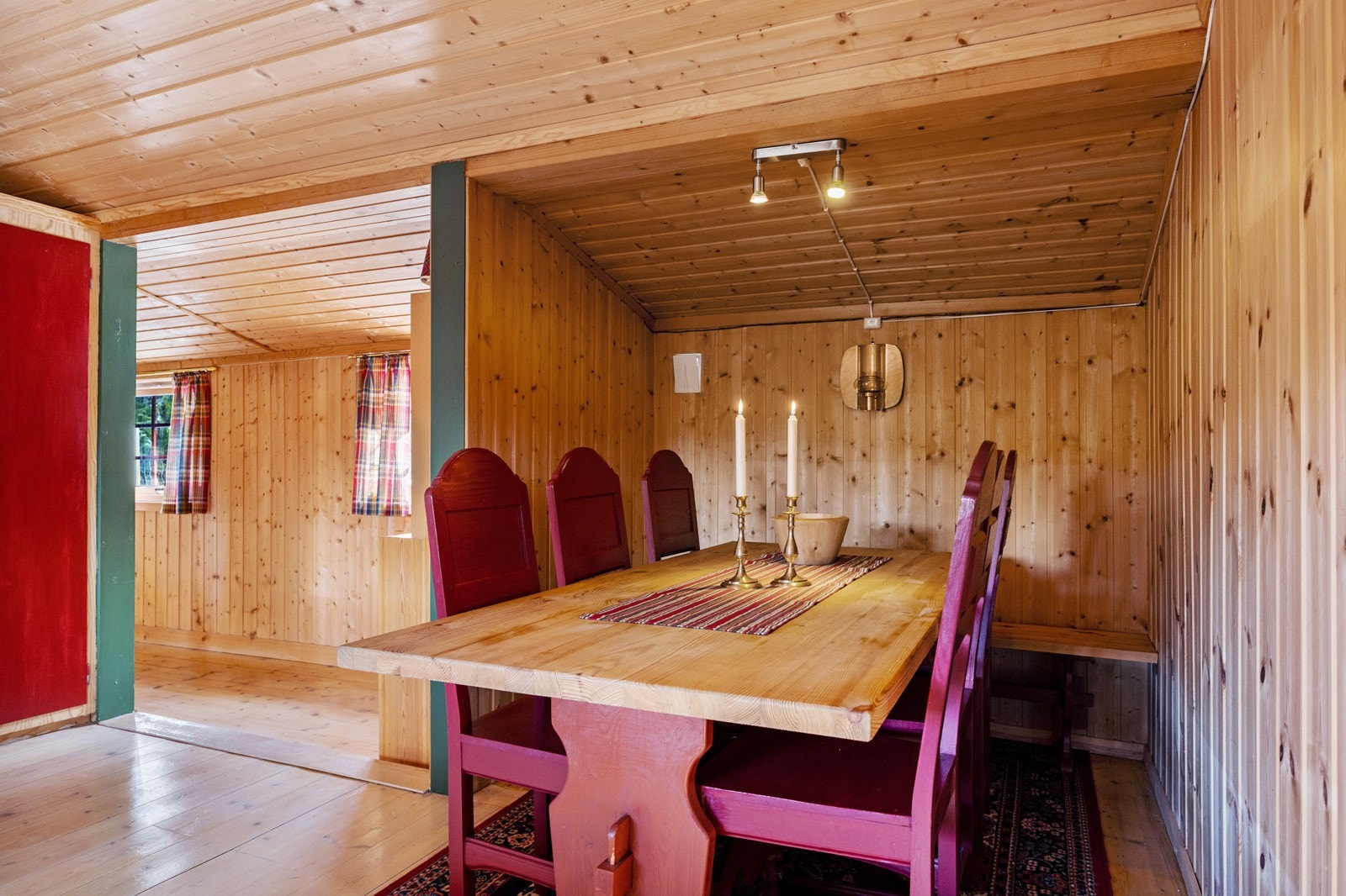 Stue og spisestue i åpen løsning Galleribilde