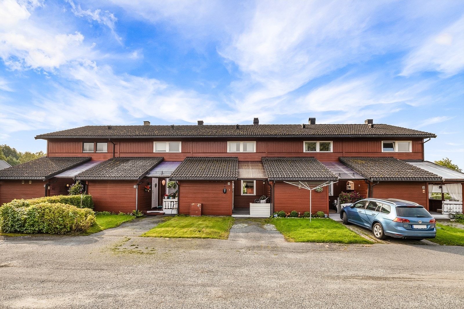 Fasaden med inngangsparti Galleribilde