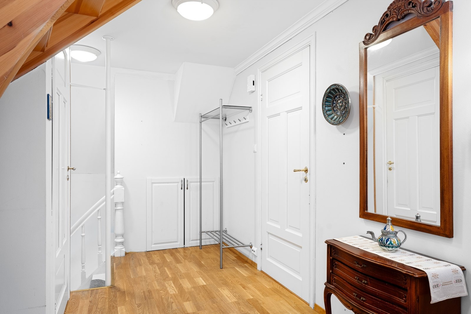 Lys og romslig gang Galleribilde