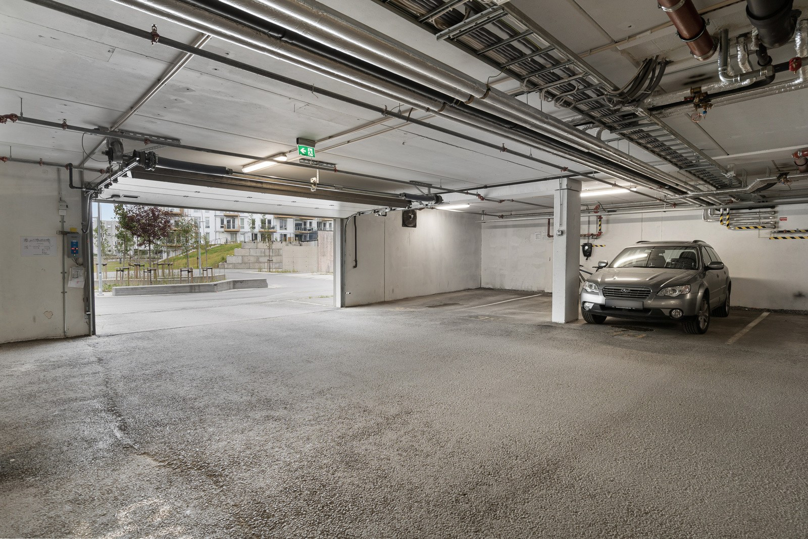 Garasjeplass i innendørs garasjeanlegg, perfekt om vinteren!