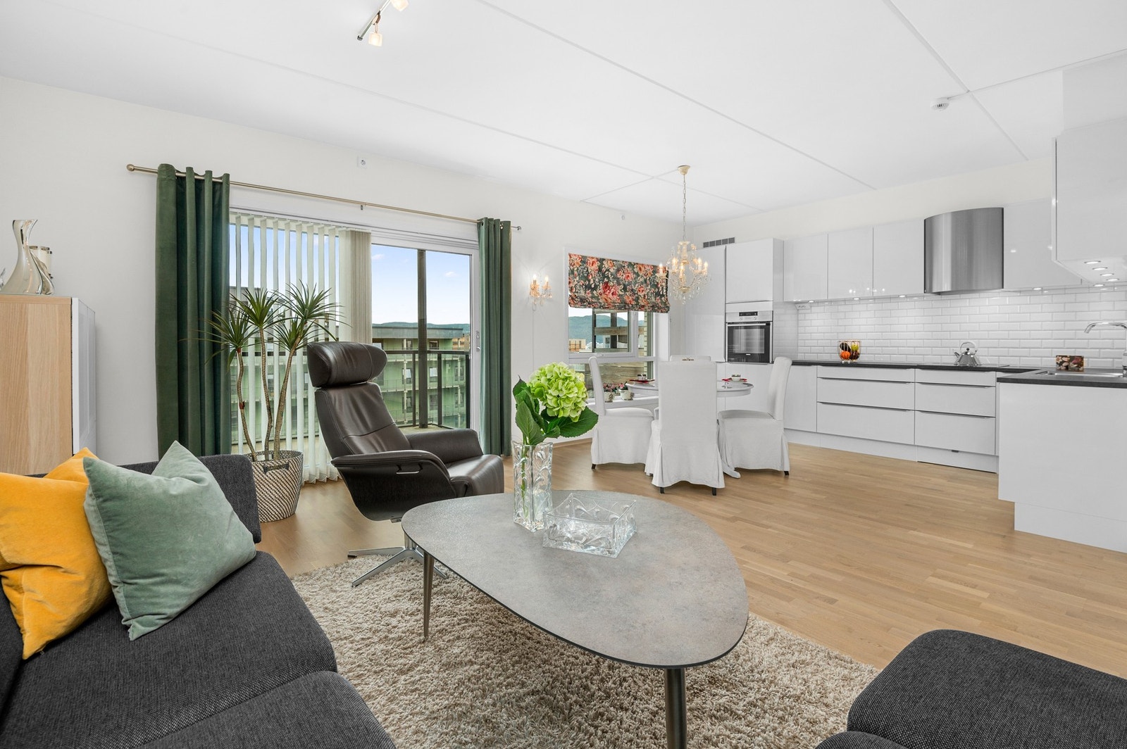 Velkommen til Håkon Magnussons gate 32 - En lys og innbydende 3-roms. Galleribilde
