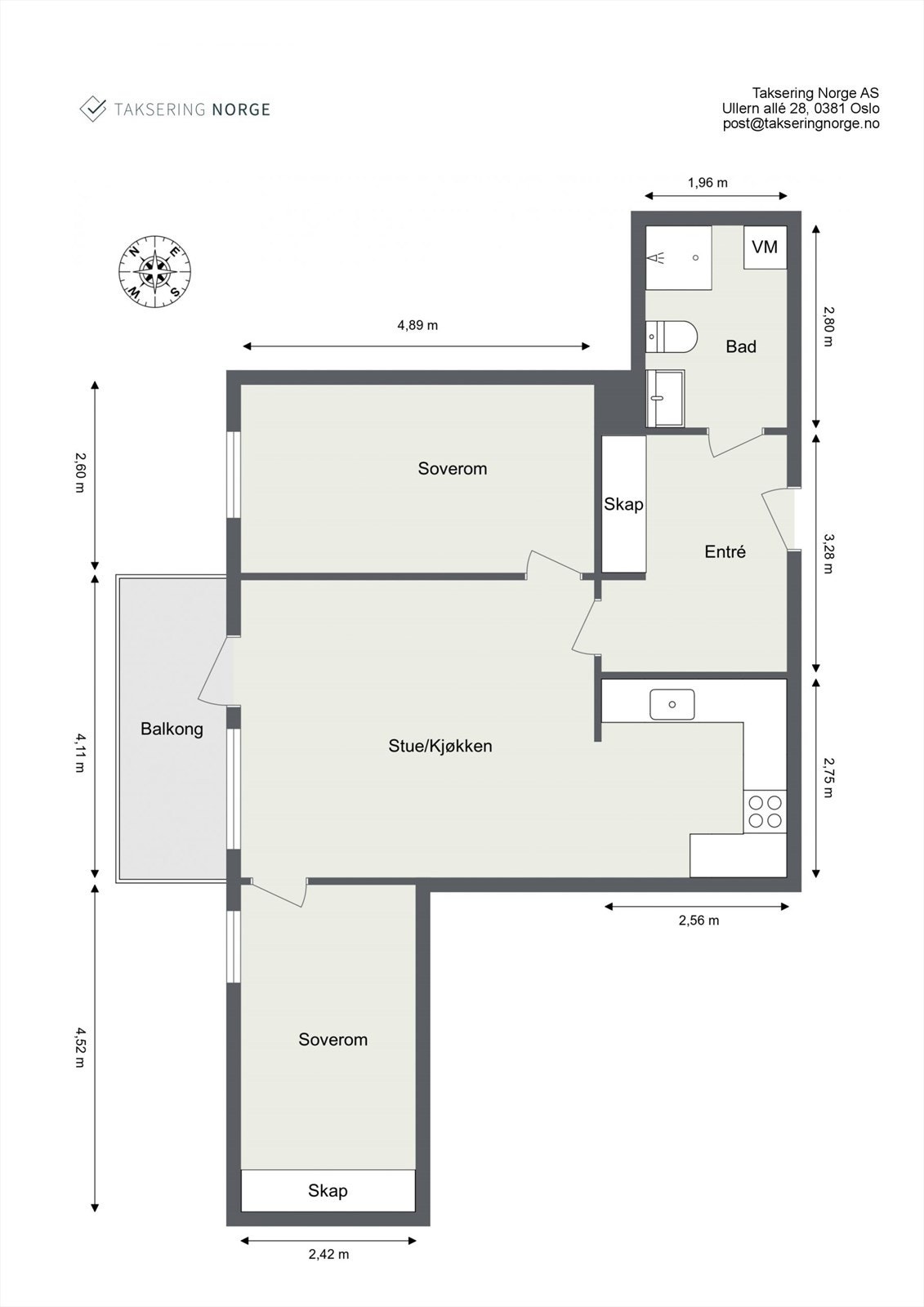 Leiligheten inneholder en romslig entré, delvis åpen stue- og kjøkkenløsning, bad og to soverom på hver sin ende. Galleribilde