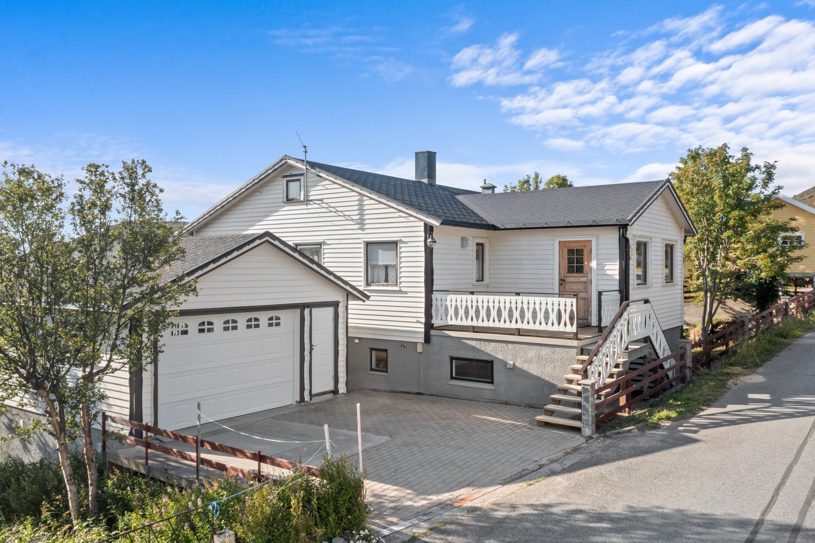 Gårdsplass Galleribilde