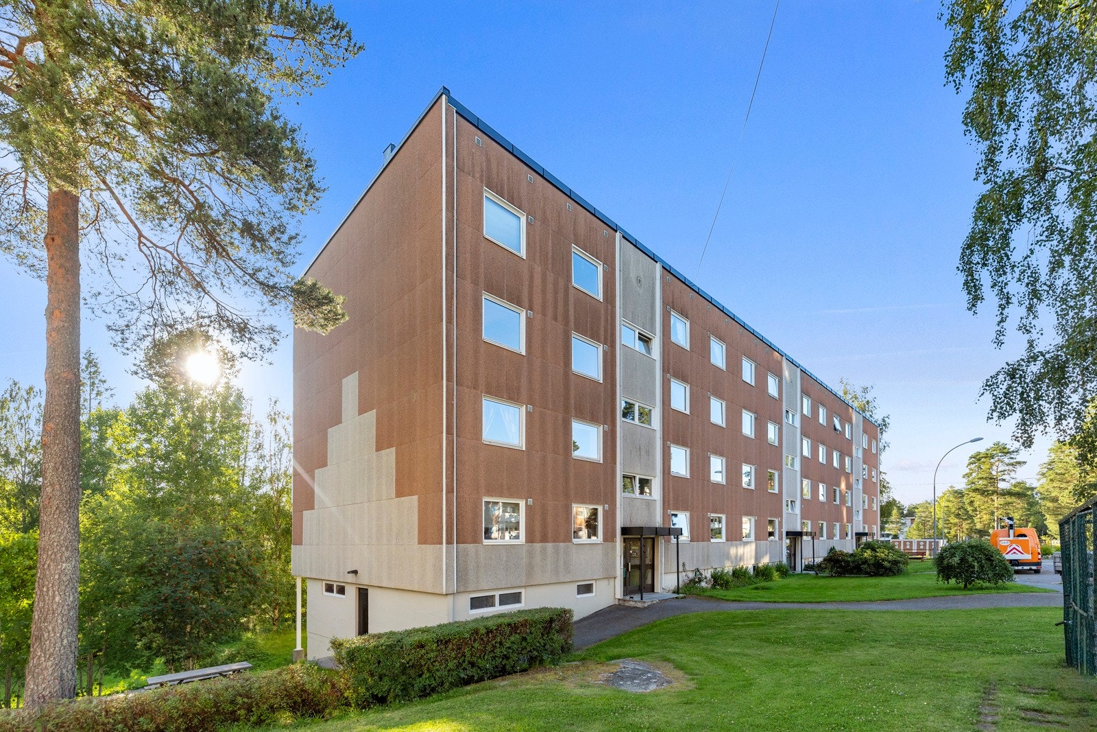 Leiligheten ligger i et rolig og veletablert boligområde på Haraløkka ved Bøler i Oslo Galleribilde