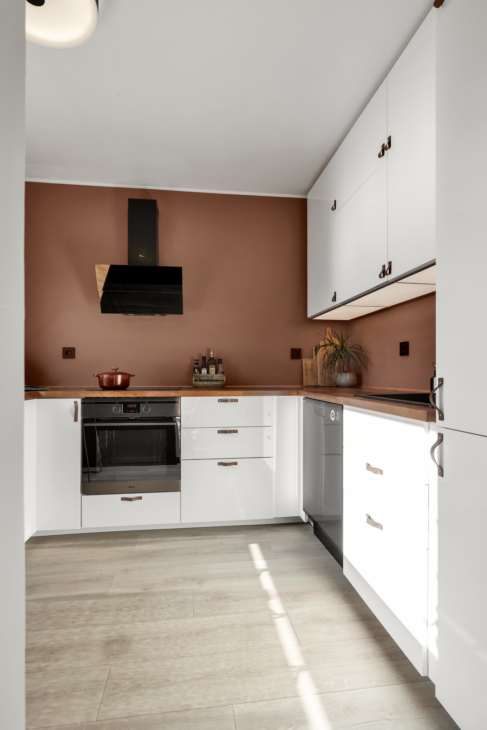 Kjøkkenet ble pusset opp i 2018 og er et lekkert rom Galleribilde