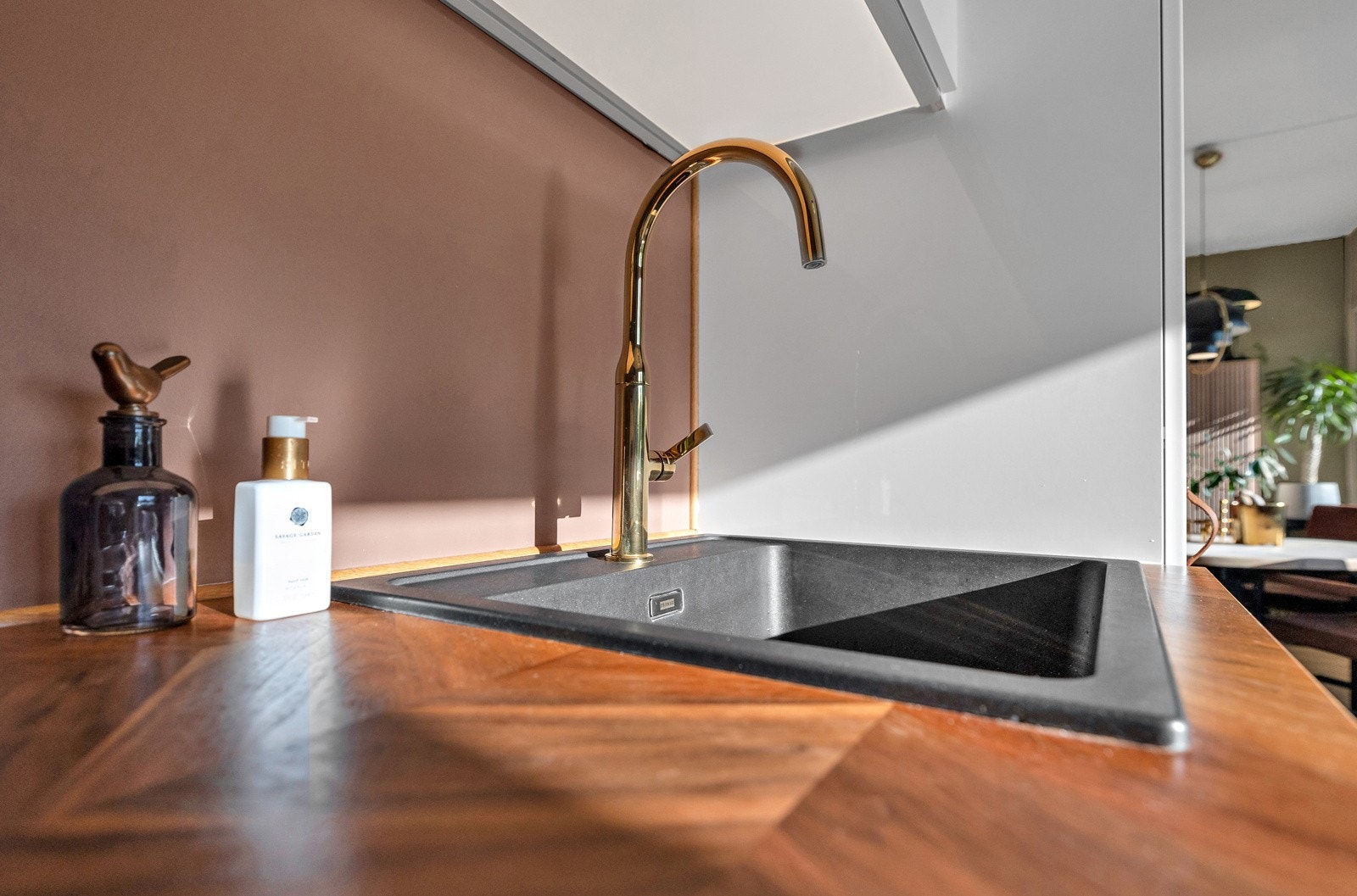 Det er hele veien igjennom leiligheten flere matchende og stilige detaljer. Galleribilde