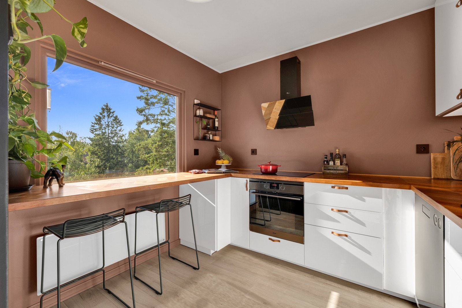 Leiligheten har i nyere tid fått flere oppgraderinger som bl.a. nytt kjøkken i 2018 Galleribilde