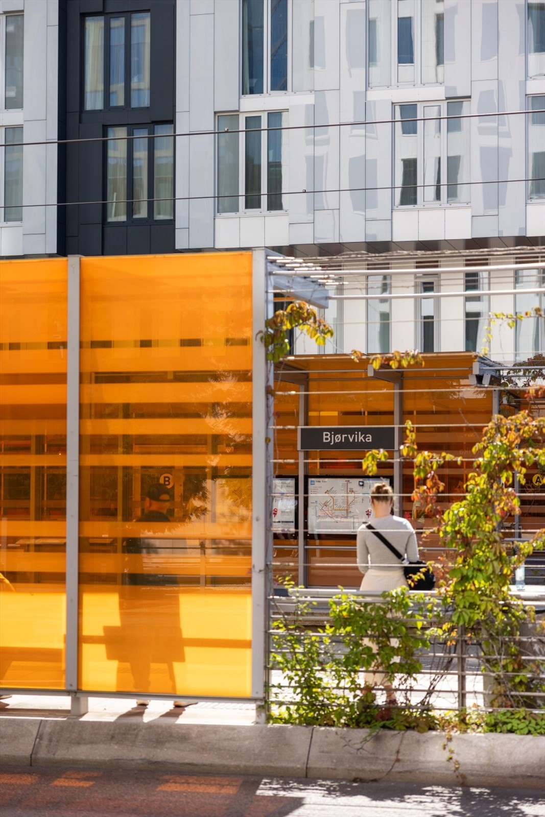 Kort vei til buss og trikk - Oslo s kun en liten spasertur unna med tog og t-bane! Galleribilde