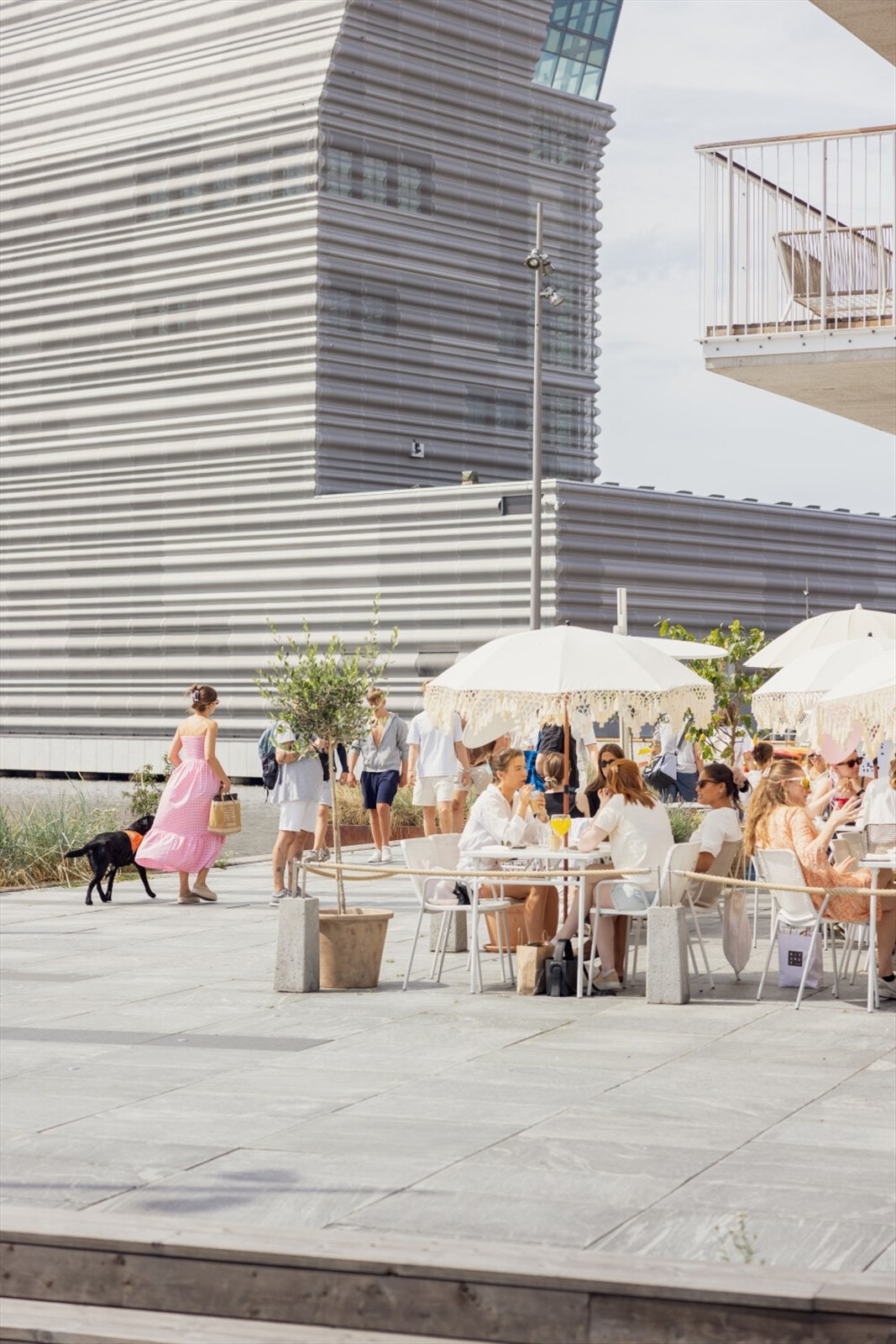 Bjørvika har et rikt utvalg av hyggelig spisesteder, kultur og butikker Galleribilde