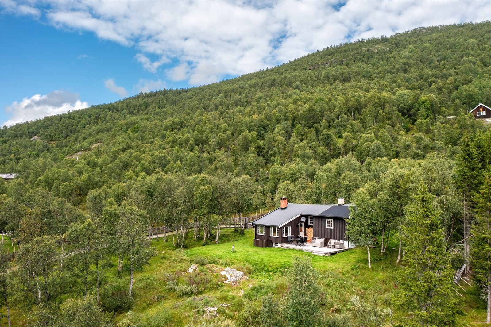Usjenert beliggenhet i Grøndalen/Mørekvamdalen Galleribilde