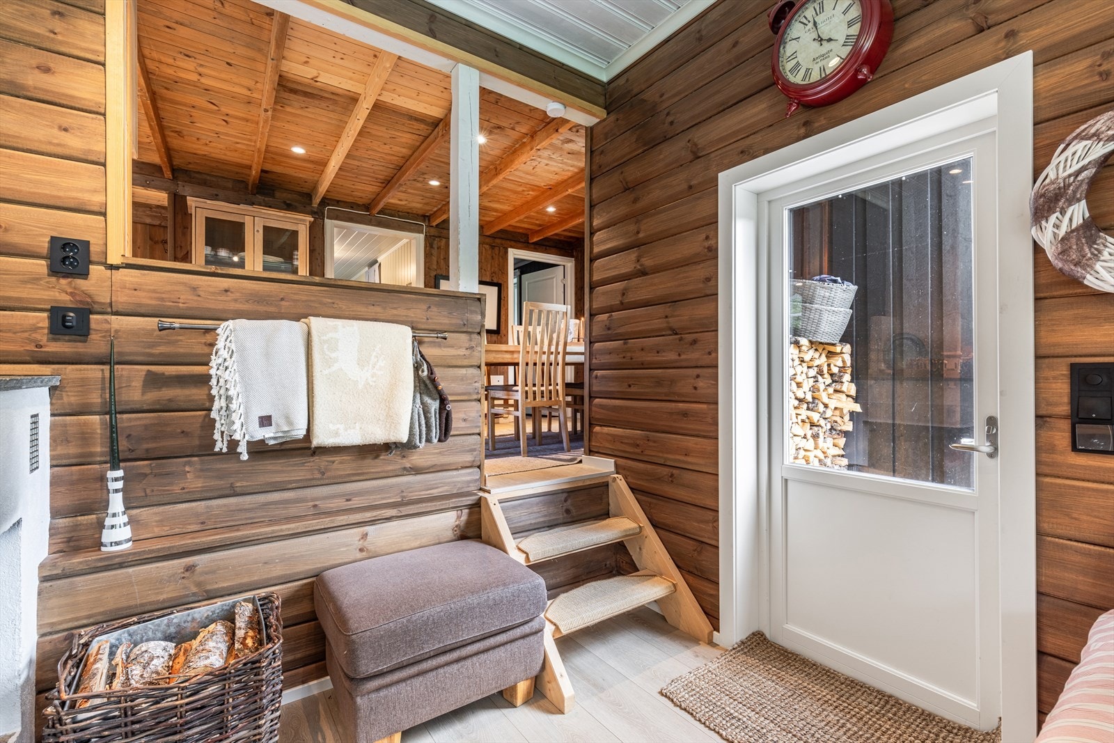 Utgang til terrasse fra peisestuen Galleribilde