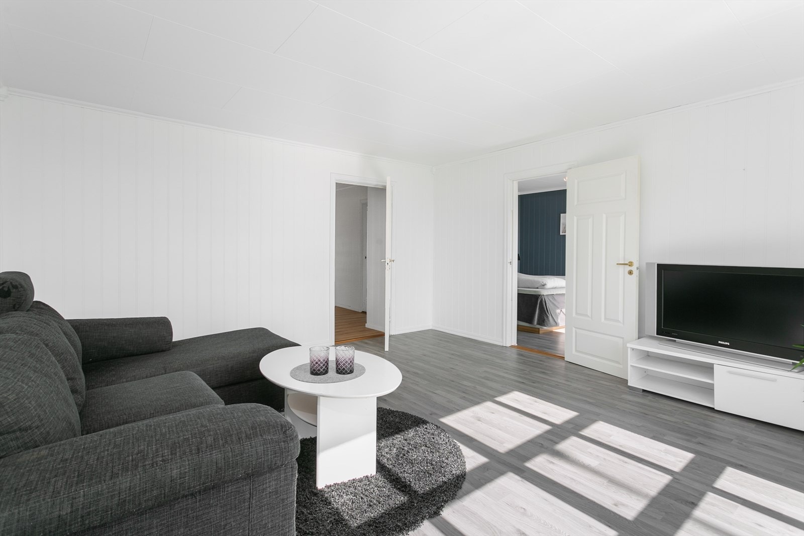 Loftstua har adkomst fra trappegangen og dør til hovedsoverommet Galleribilde