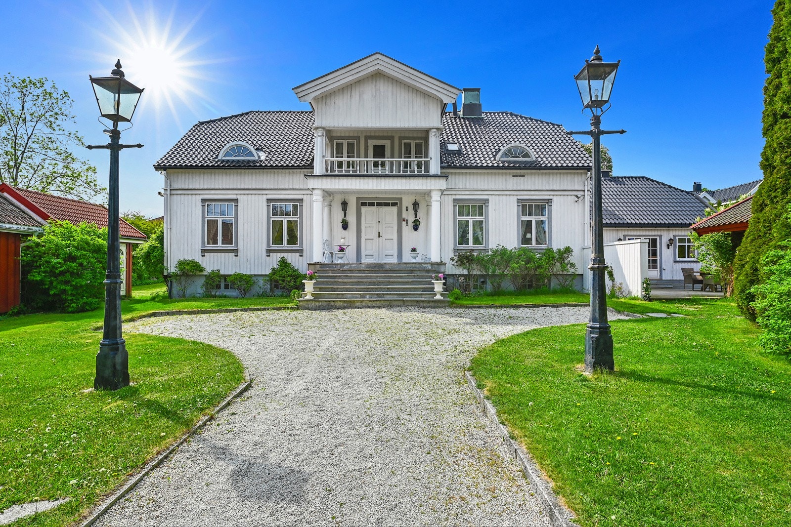 Helgerød gård, en unik og majestetisk eiendom som ligger sentralt på Jeløy i Moss kommune. Galleribilde