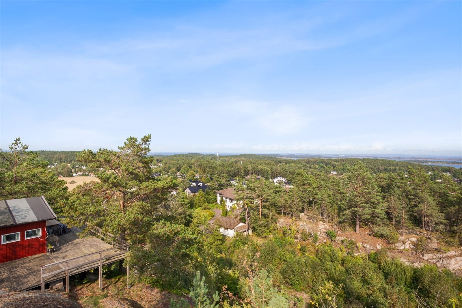 Hytta har flott panoramautsikt utover Oslofjorden og over til Østfold Galleribilde