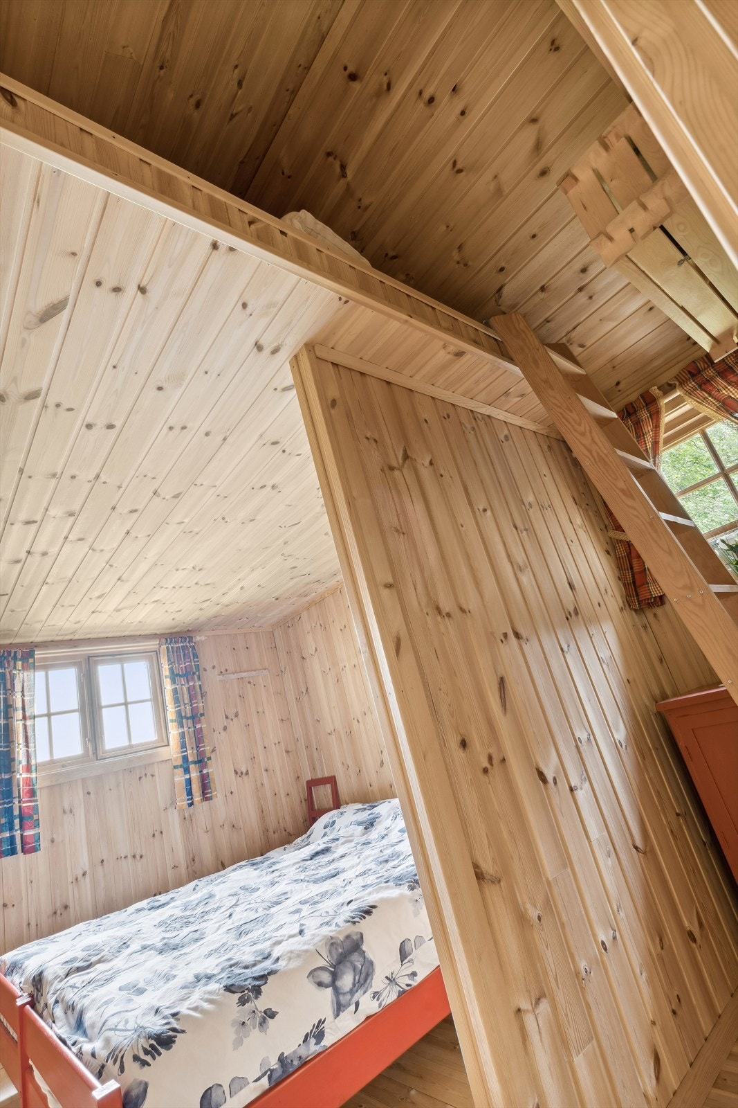 Praktisk hems over soverommet Galleribilde