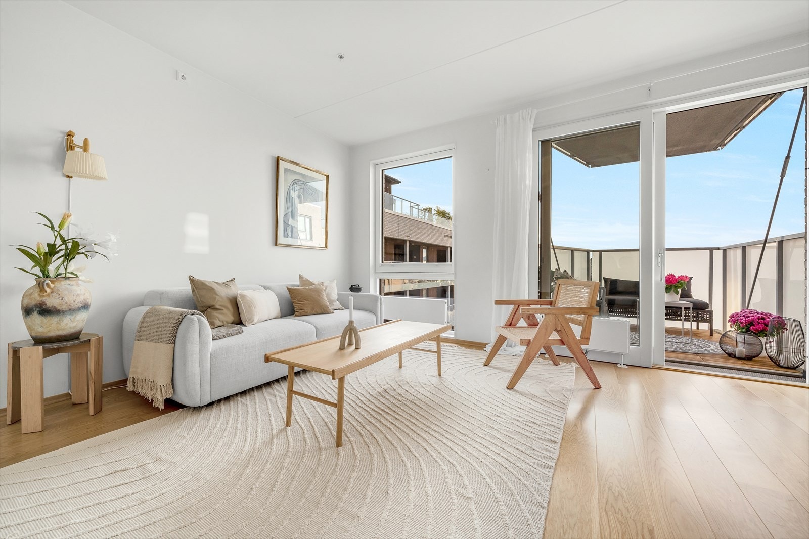 Leiligheten ligger høyt i bygget med flott utsyn og meget gode solforhold Galleribilde