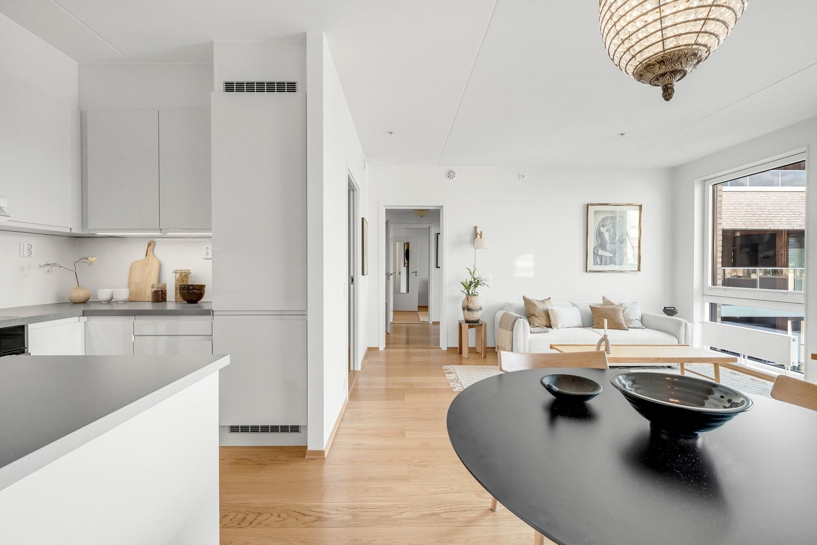 Åpen og lys leilighet med meget god planløsning Galleribilde