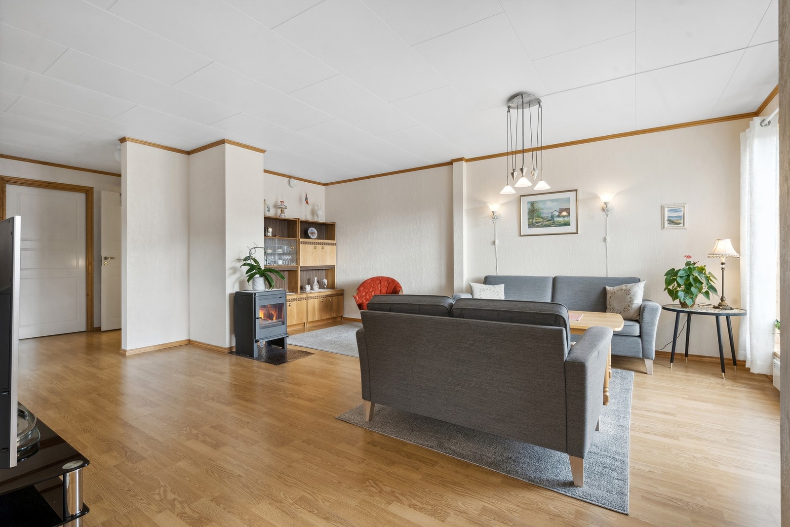 I Rollnesveien bor du enkelt og godt med rolige omgivelser rundt deg. Galleribilde