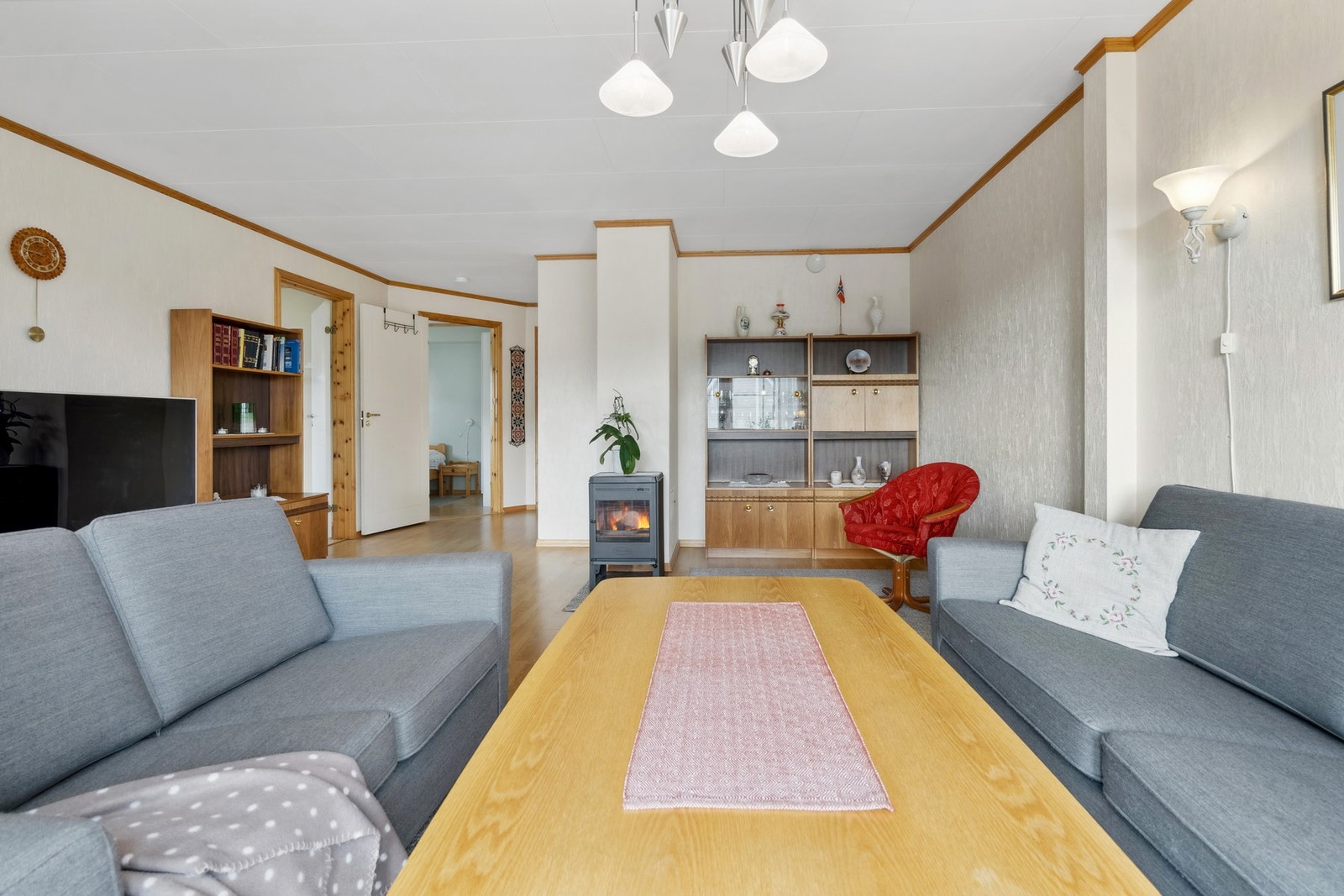 Stuen har fine møbleringsmuligheter. Galleribilde
