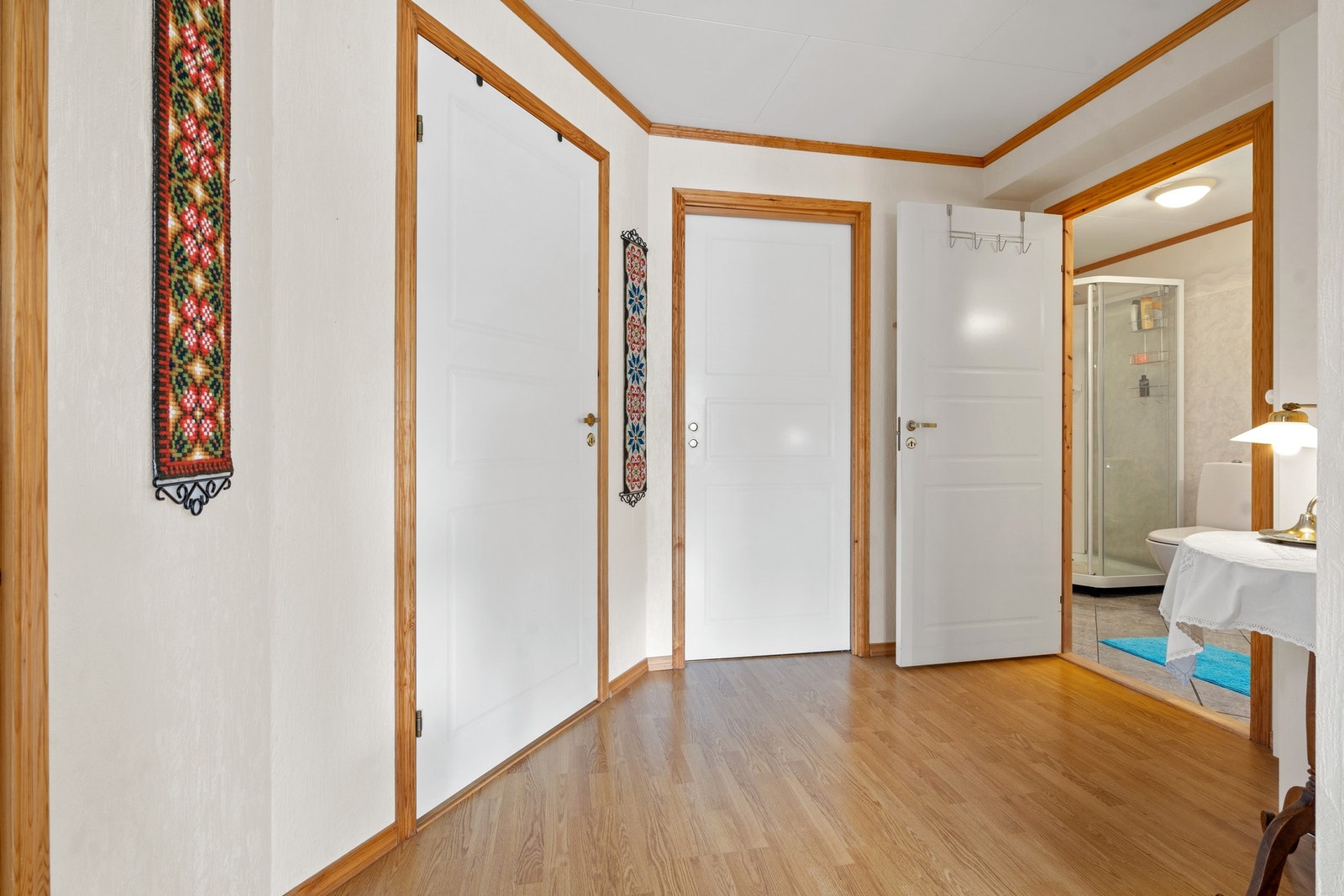 Det er også en innvendig bod, til venstre for badet. Galleribilde