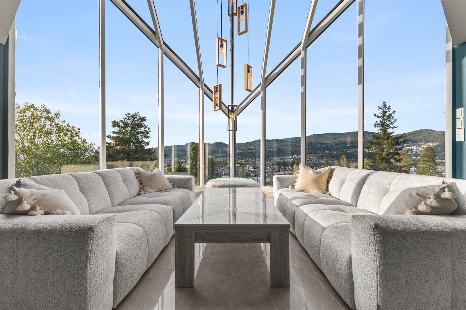 Et fantastisk og unikt utsyn
fra stuen Galleribilde