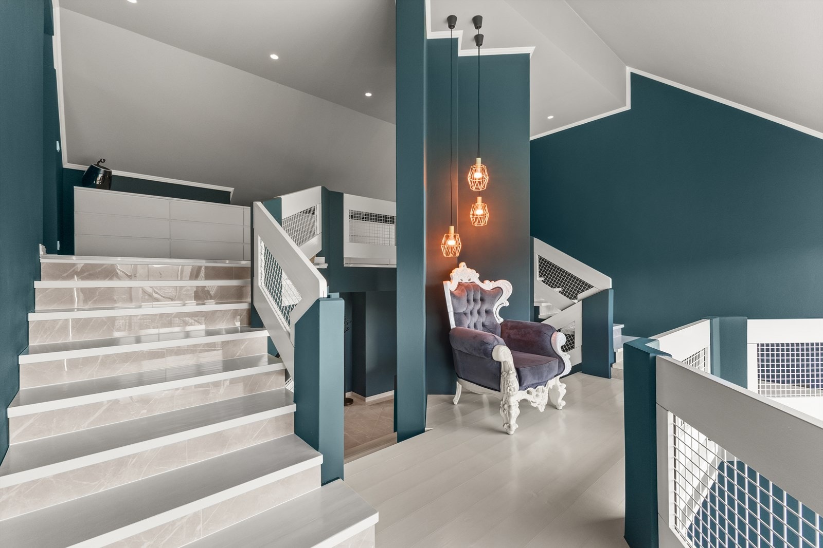 Boligen har flere halvetasjer med spennende løsninger Galleribilde