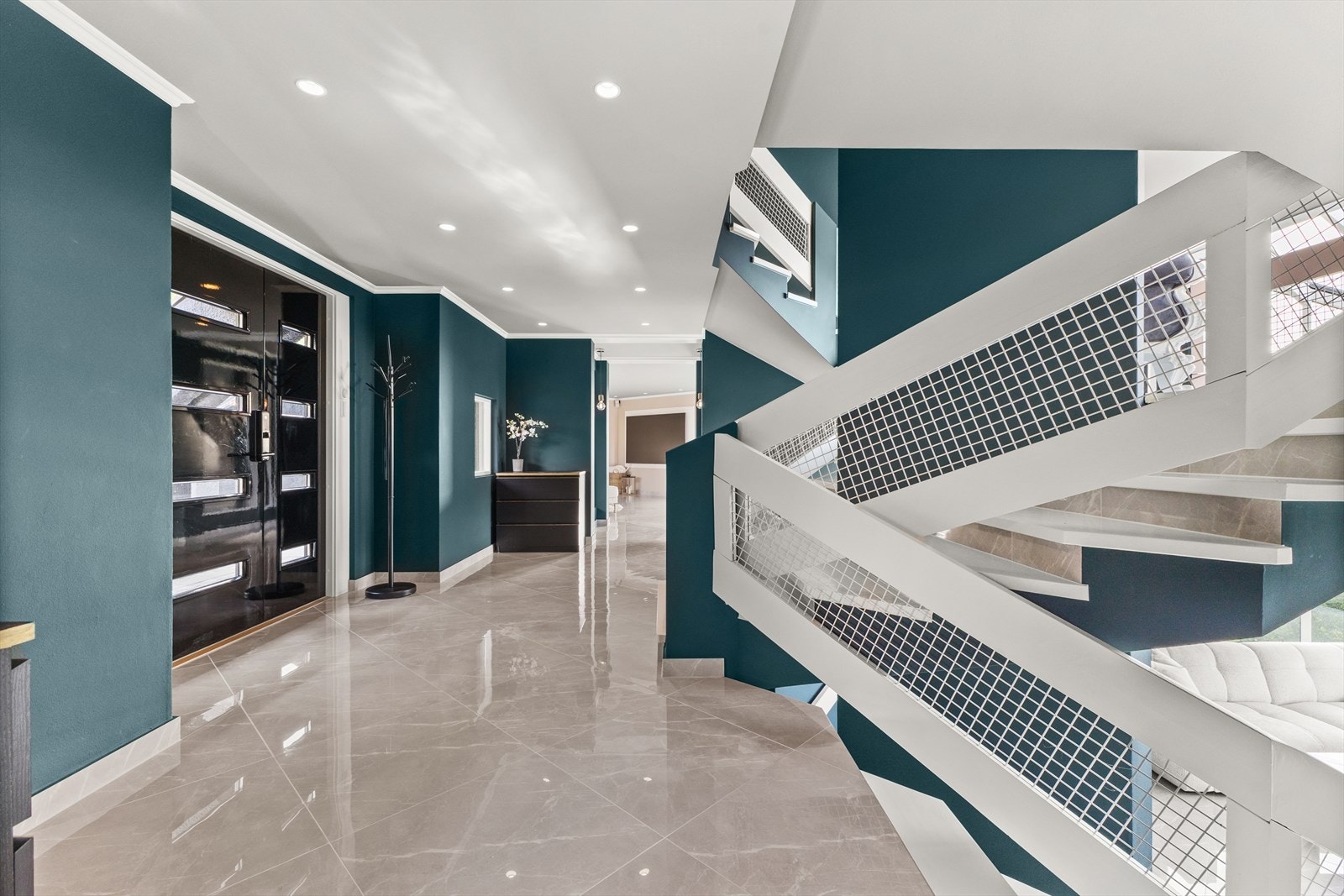 Hall oppleves romslig og innbydende Galleribilde