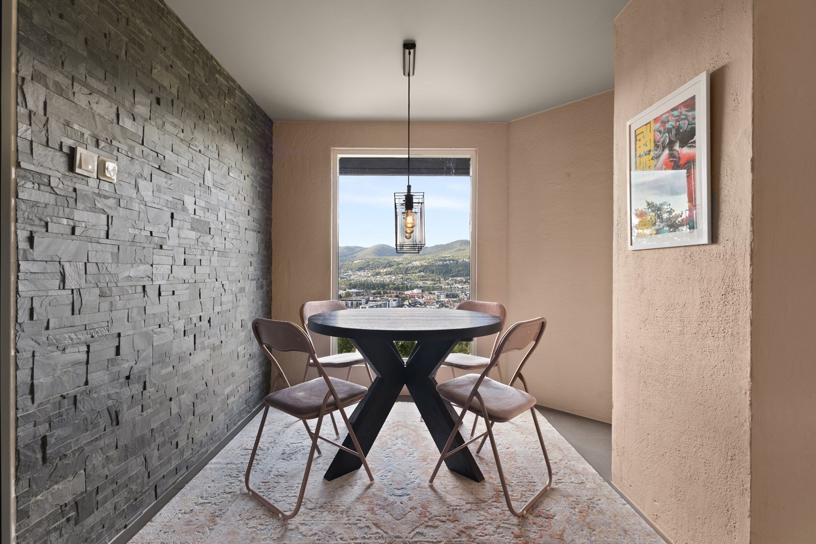 Spisegruppe v/kjøkken Galleribilde