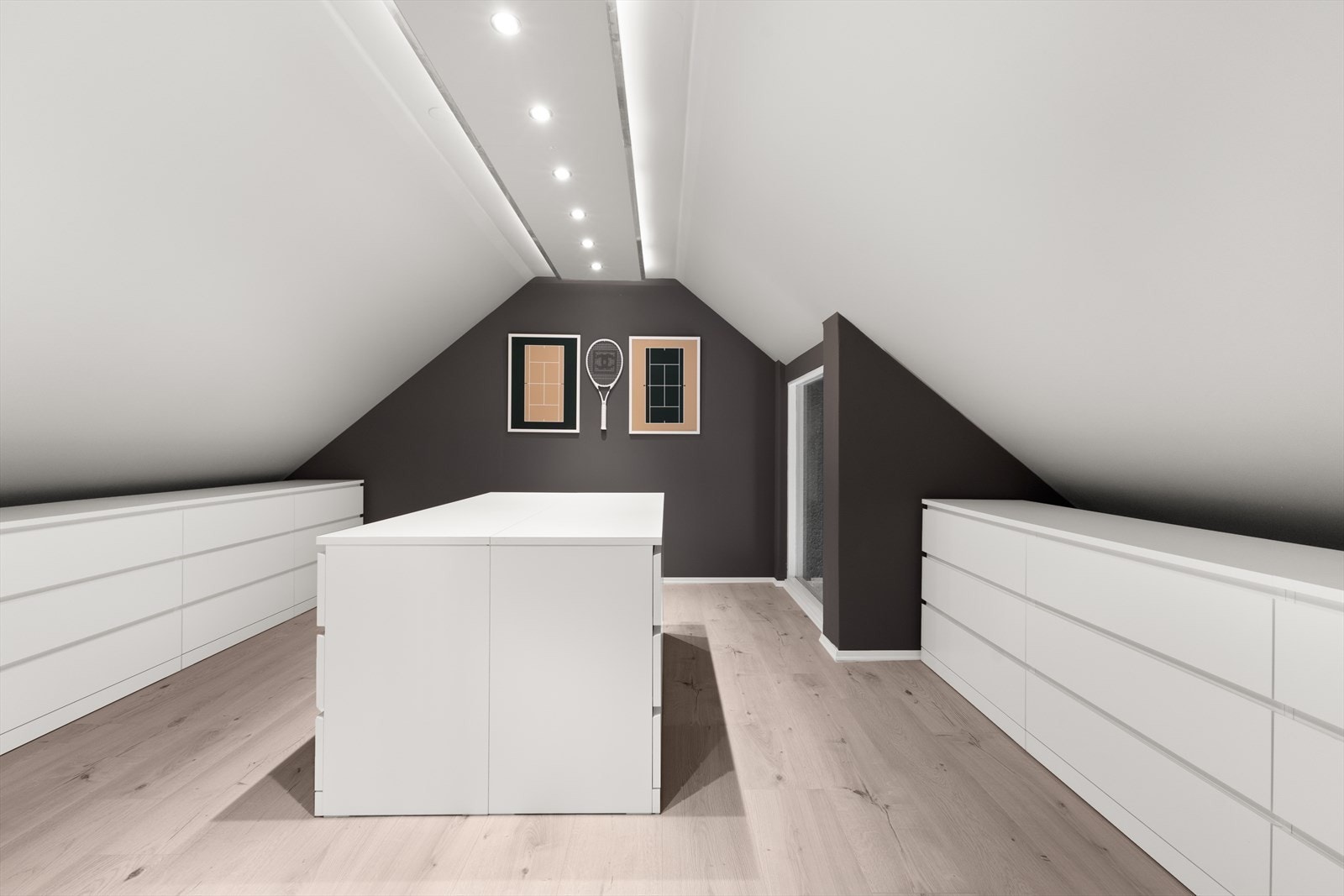 Garderoberom Galleribilde