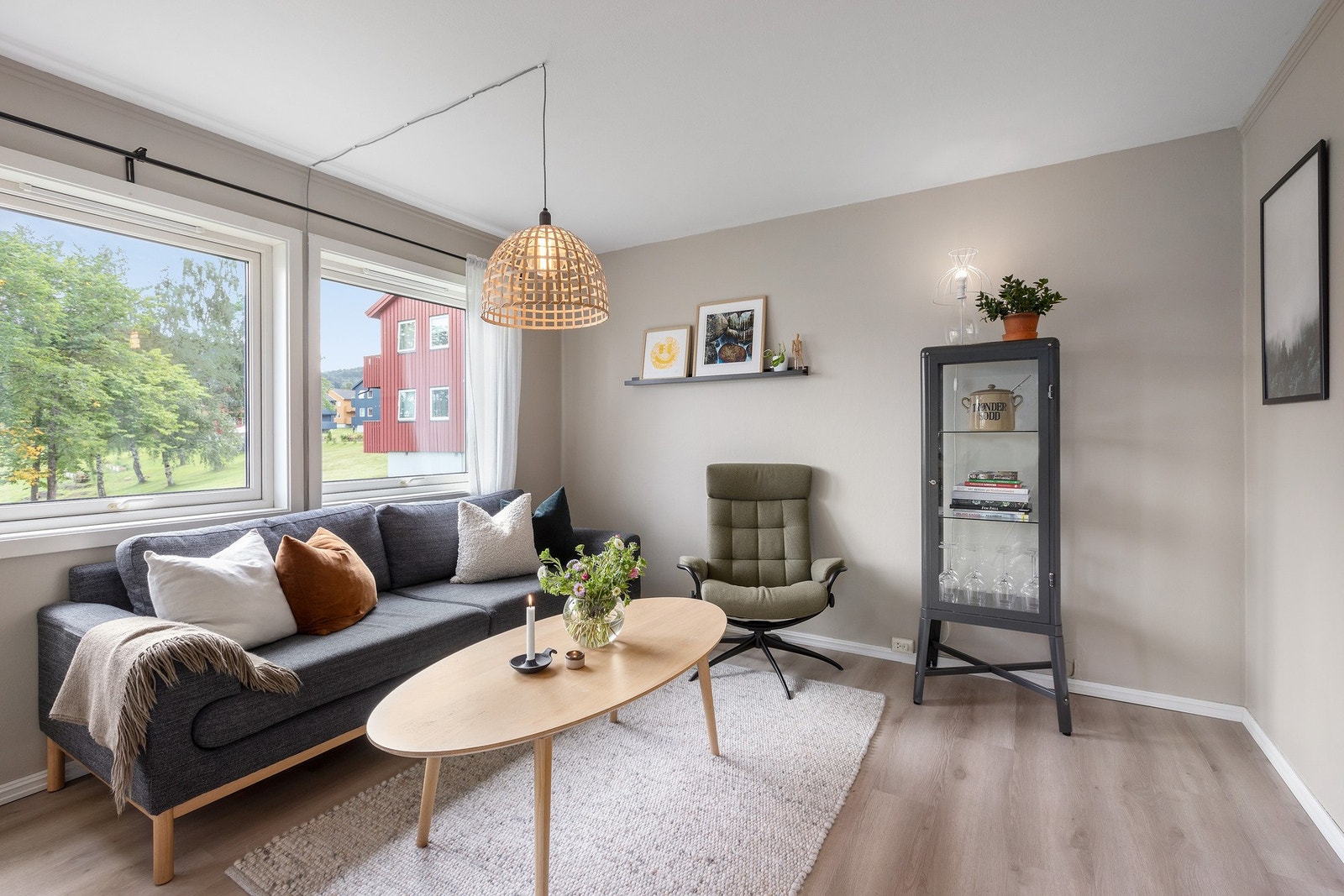 En pen 2-roms leilighet i 1.etasje med sentral og attraktiv beliggenhet på Nardo. Galleribilde