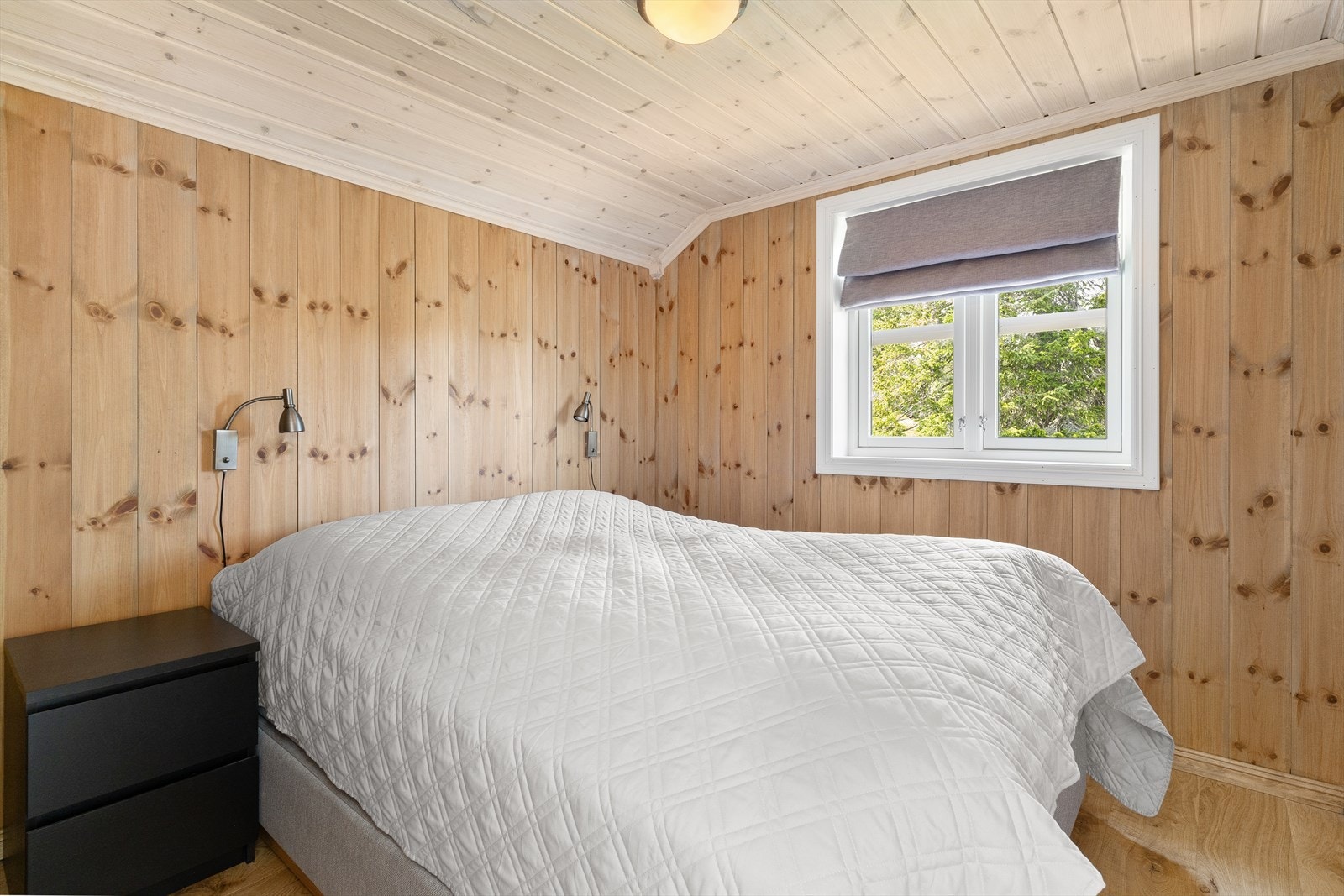 Hovedsoverommet med plass til dobbeltseng. Galleribilde