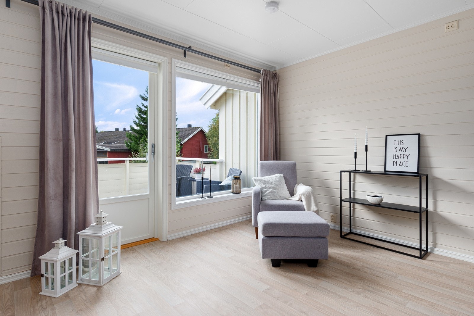 Fra stuen er det utgang til sørvendt balkong på 9m². Galleribilde