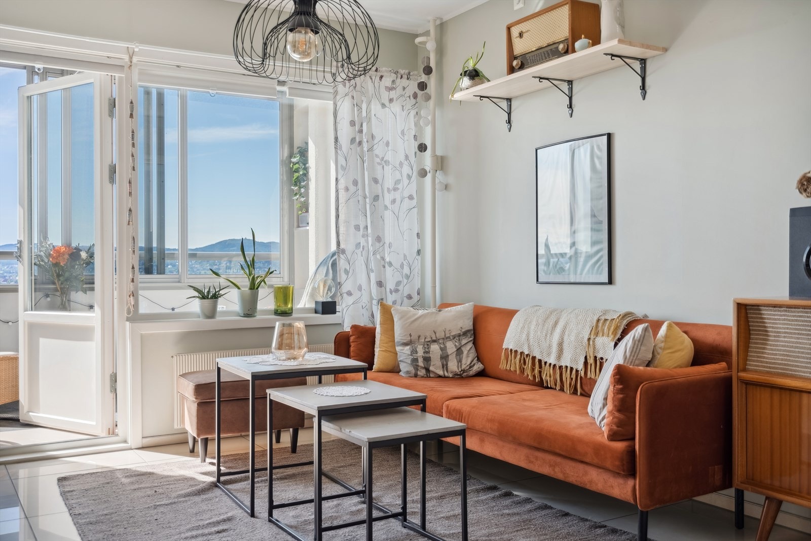 Delikate fargevalg i leiligheten. Galleribilde