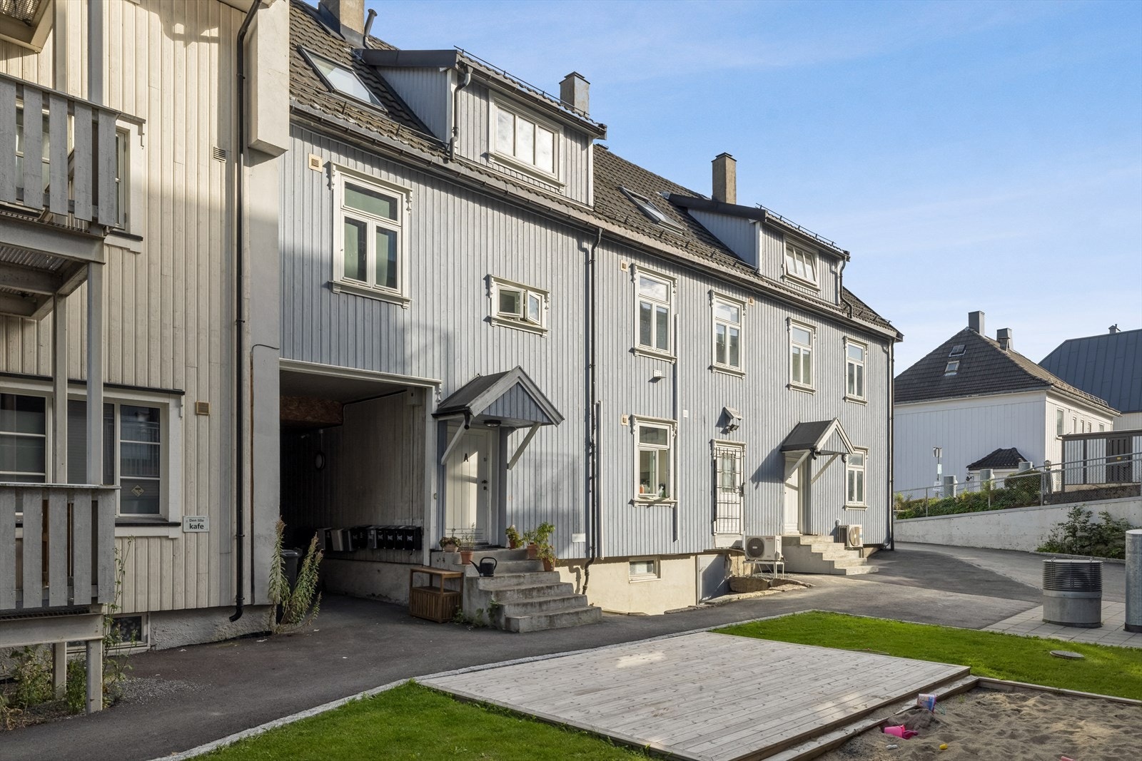 Trivelig felles bakgård Galleribilde