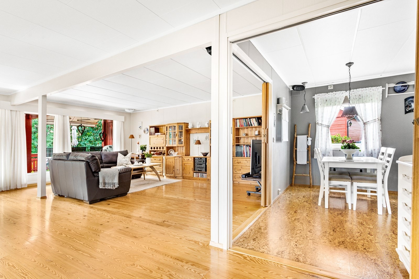 Åpen stue-/kjøkkenløsning. Galleribilde