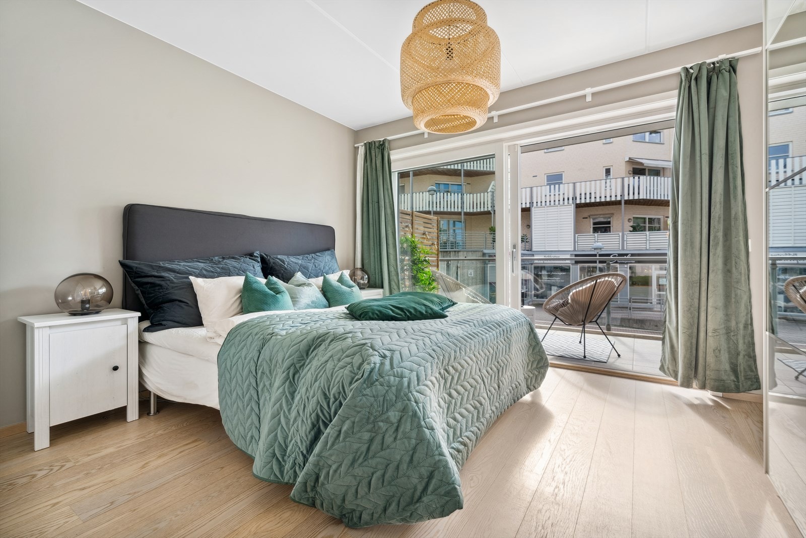 Soverom 2 er mastersoverommet, og har godt plass til dobbeltseng og garderobeskap. Galleribilde