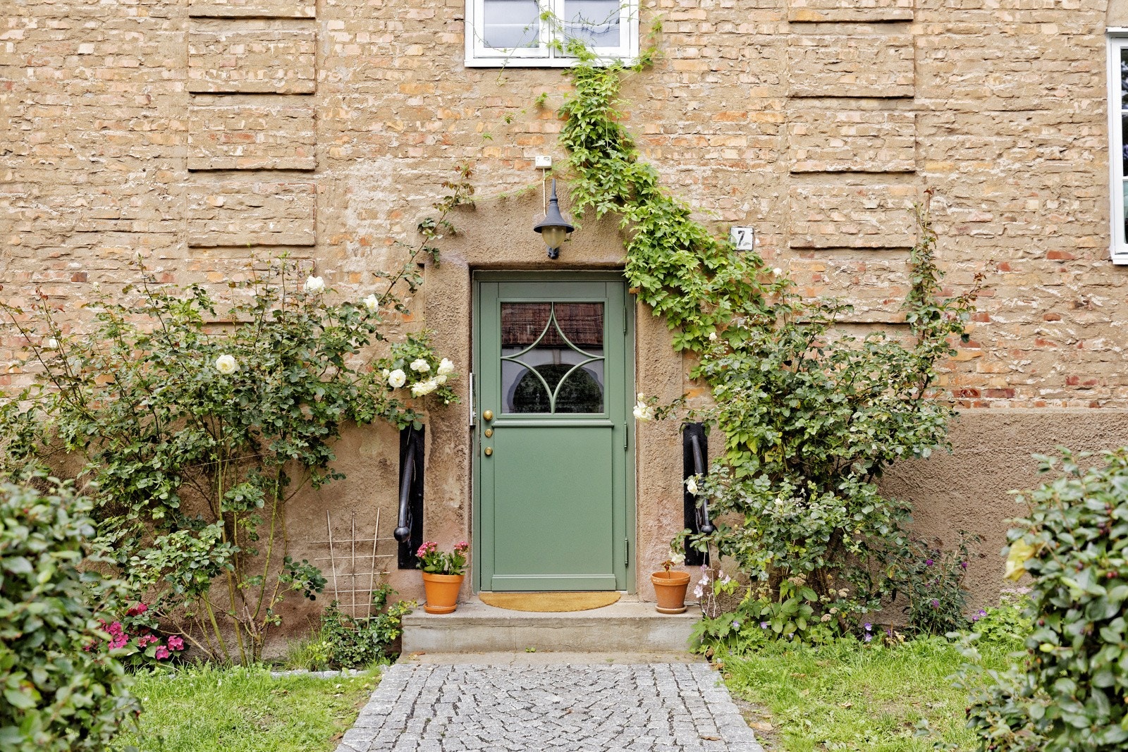 Inngangsdør. Galleribilde